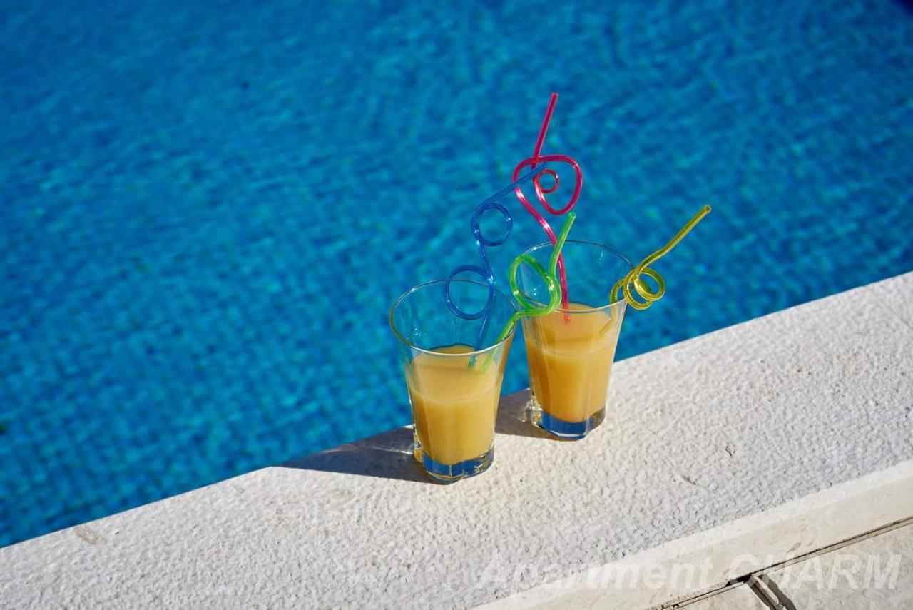 Luxury Apartment Charm With Pool Τρογκίρ Εξωτερικό φωτογραφία