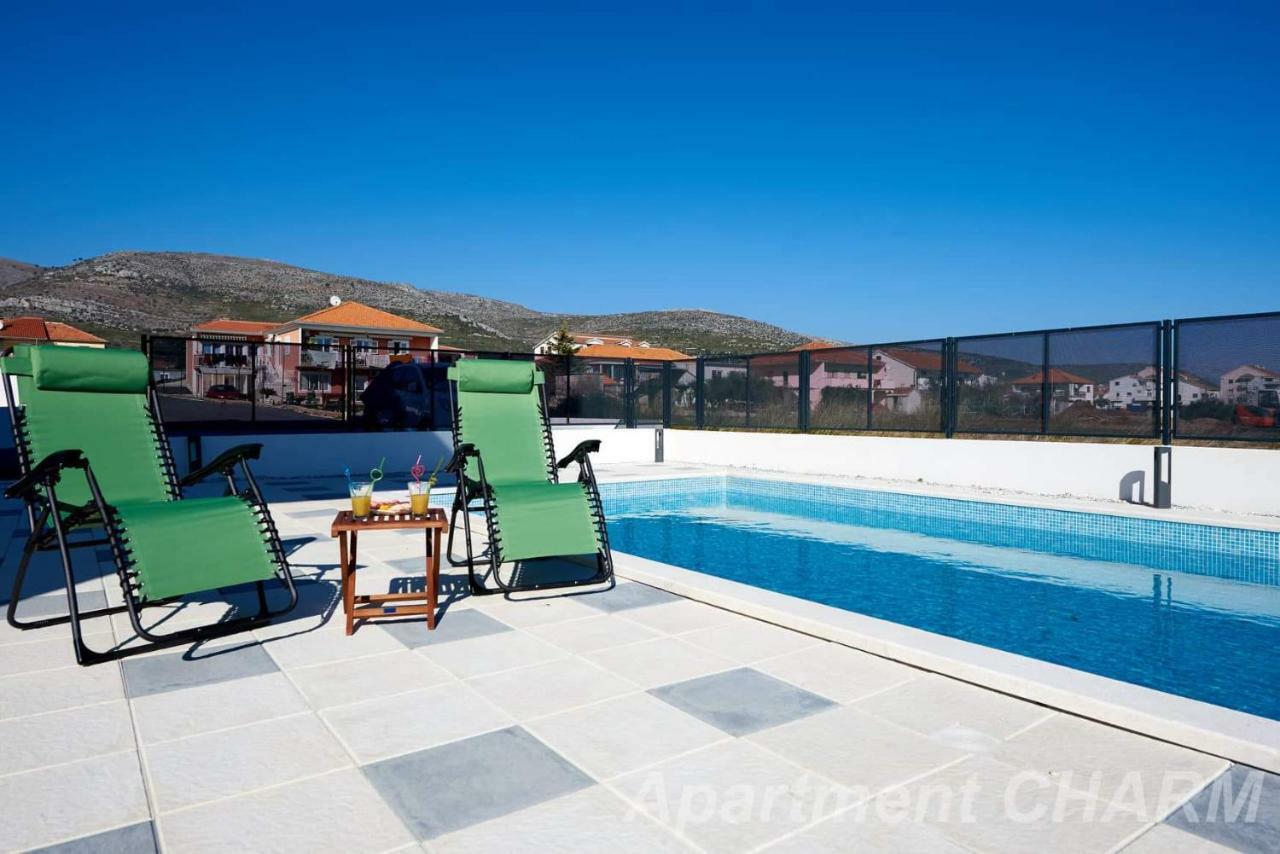 Luxury Apartment Charm With Pool Τρογκίρ Εξωτερικό φωτογραφία